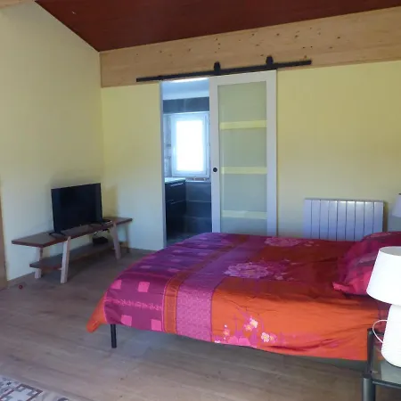 Couette-café Au Clair De Loup