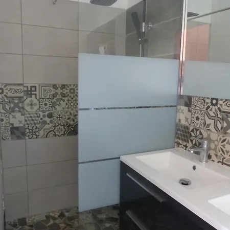 ベッド・アンド・ブレックファスト Au Clair De Loup