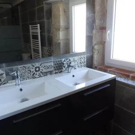 ベッド・アンド・ブレックファスト Au Clair De Loup 3*